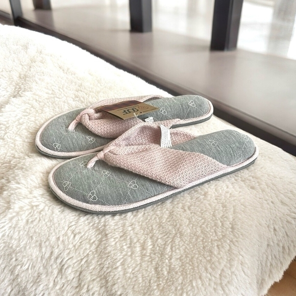 Dearfoams Pink Knit Thong Slippers Memory Foam Slip-On Women’s Size Large 9-10 - Picture 1 of 6